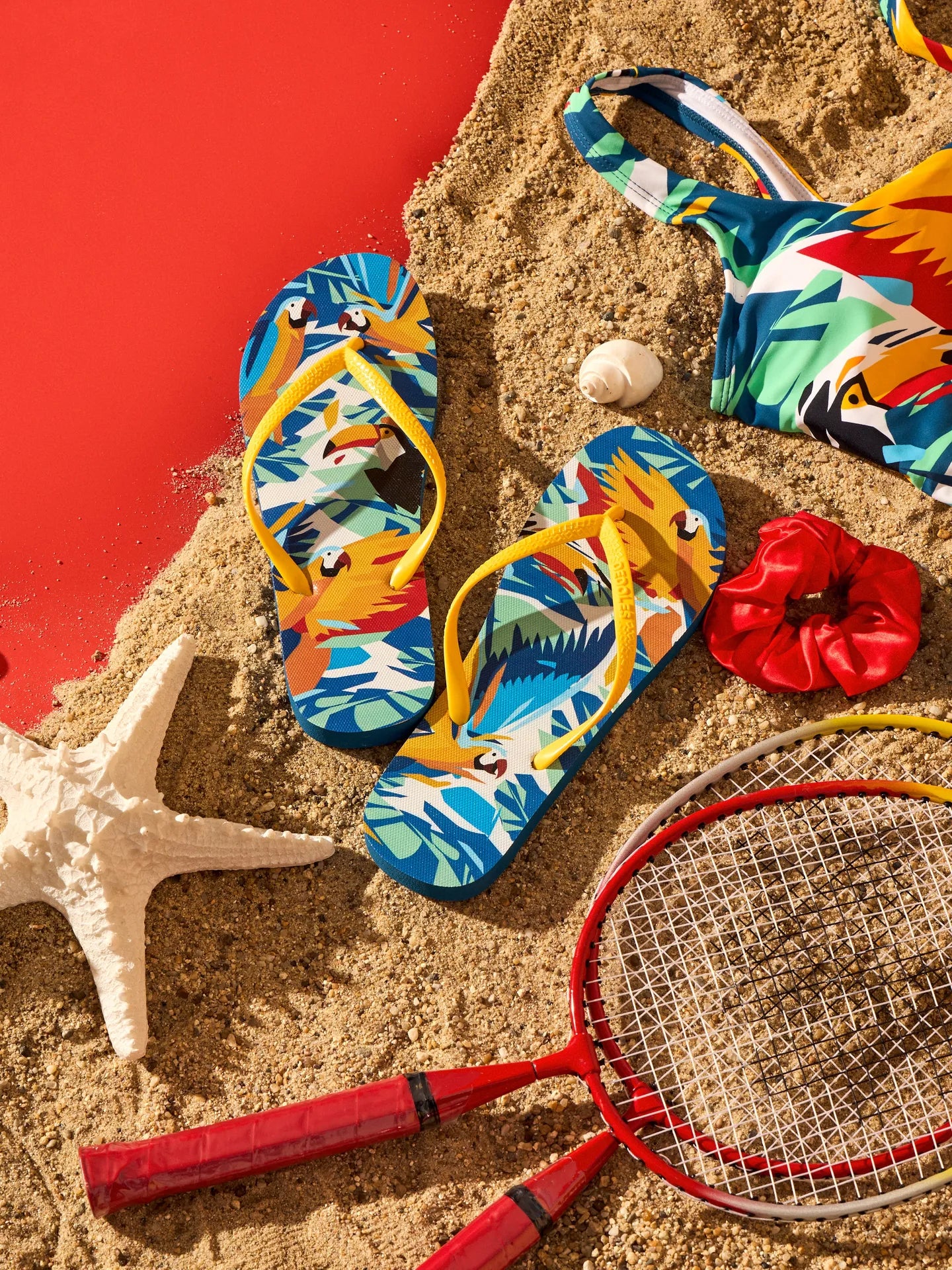 flip-flops-tropical-birds-cf/cf37a738ce2ccfb73618caa9e30c2648b442b441