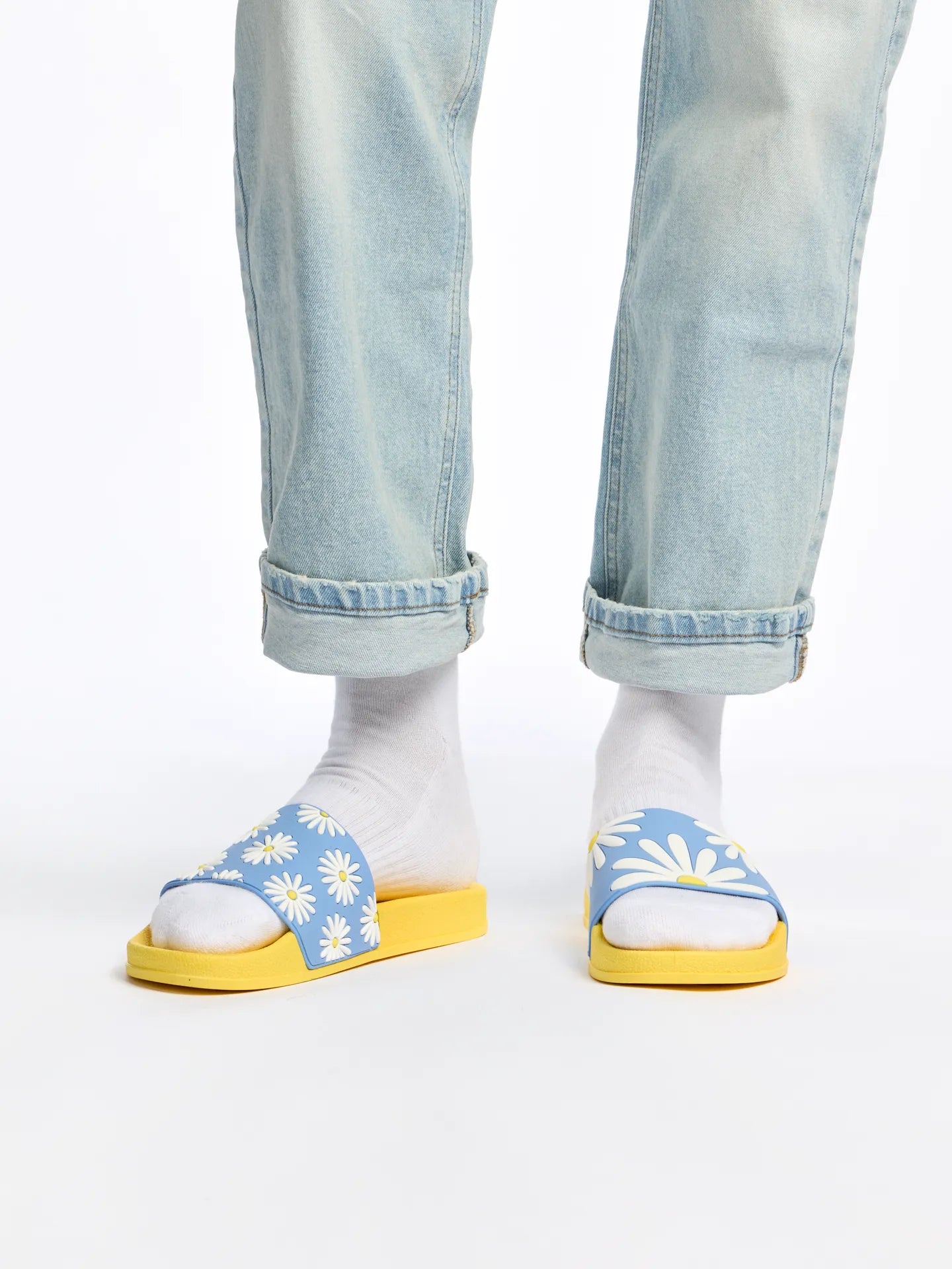 slides-sunny-daisy-b9/b9e3bd54dee5ce6f0bdf4638c2faf802a0335ec2