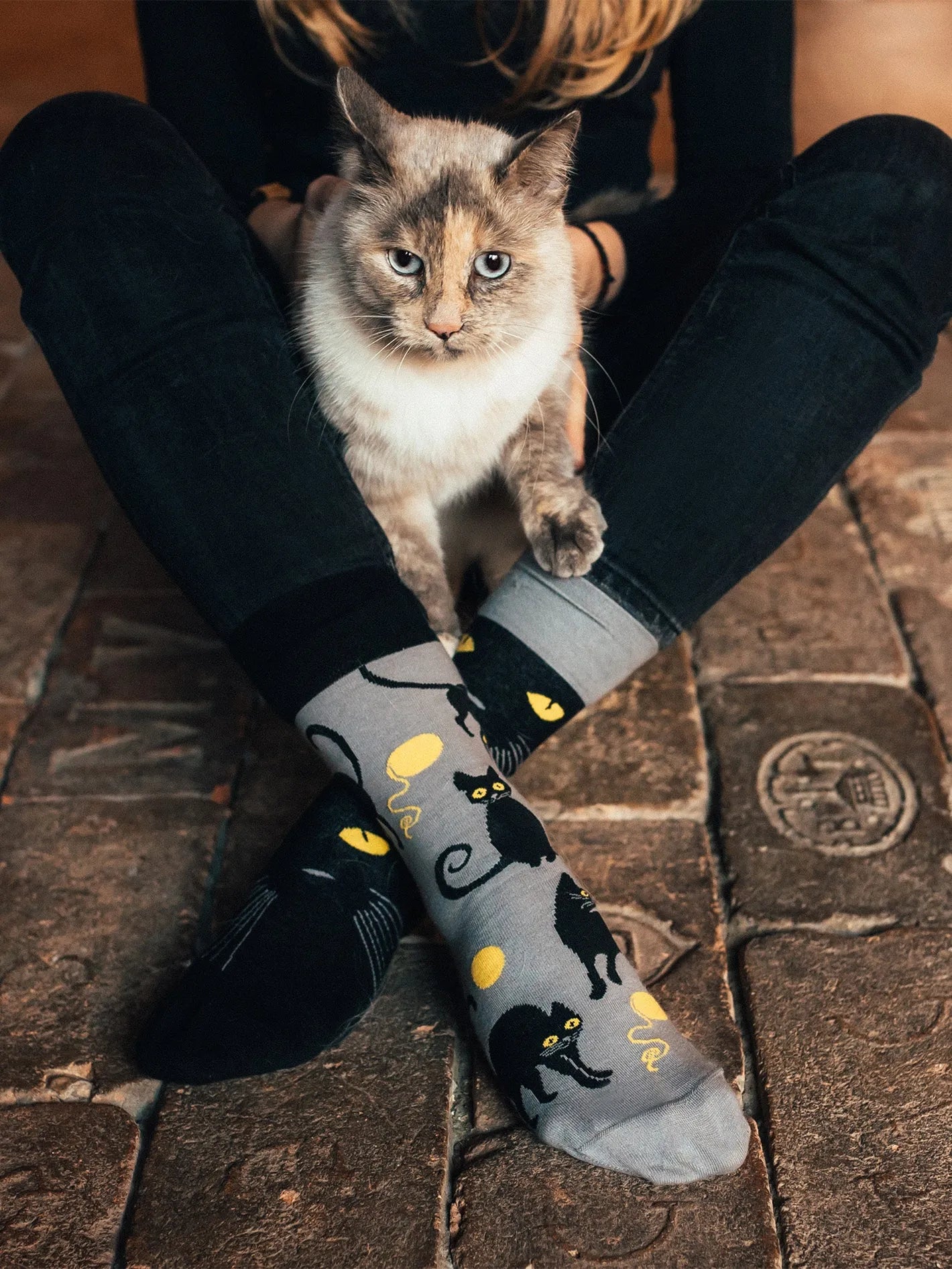 regular-socks-cat-eyes-02-41/41abe2f39c381403dad1bb15f51e1a4c7b746016