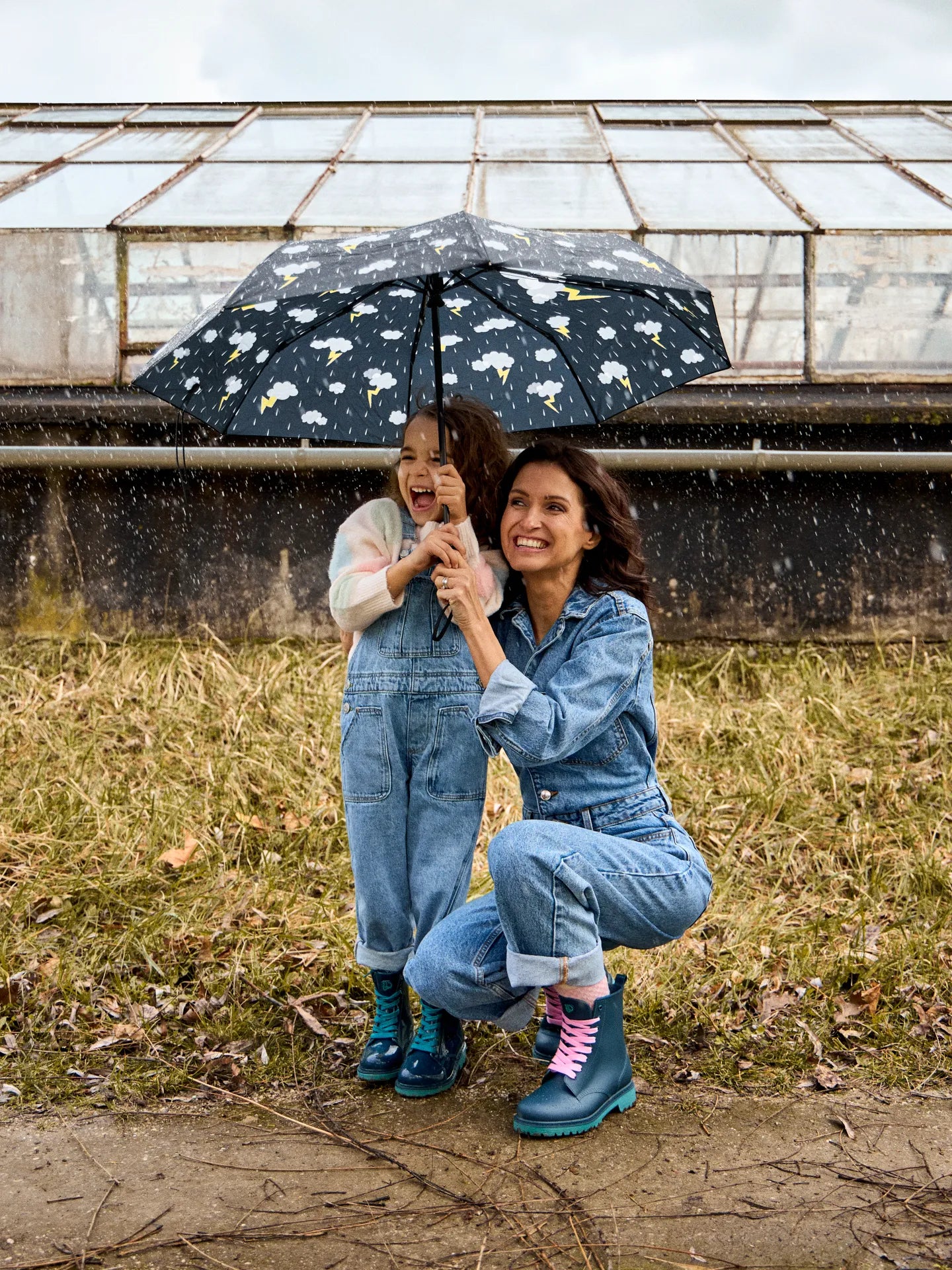 umbrella-storm-bd/bd6a8062d56a976210c86cd1a8bb21d787de63a7