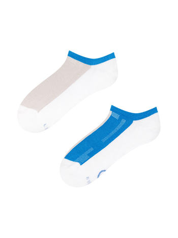 Graue und blaue funktionelle Sneakersocken