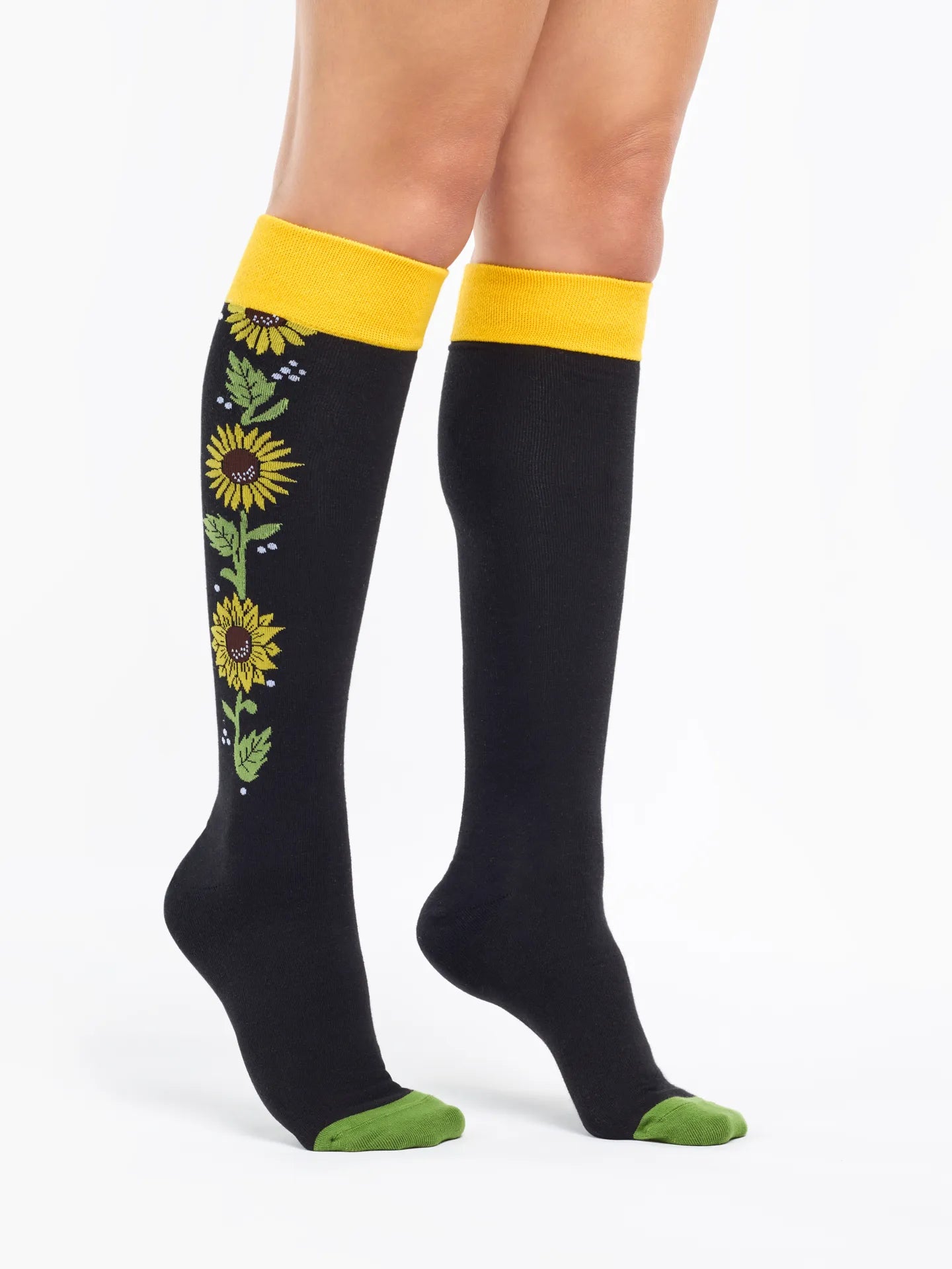 knee-high-socks-sunflowers-at-night-cb/cbc4949d4e37be04a208ce58e5aa5f6b81bafff2