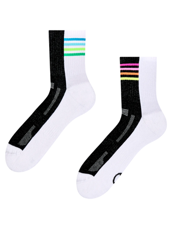 Lustige funktionelle Crewsocken Marsch im Regenbogen