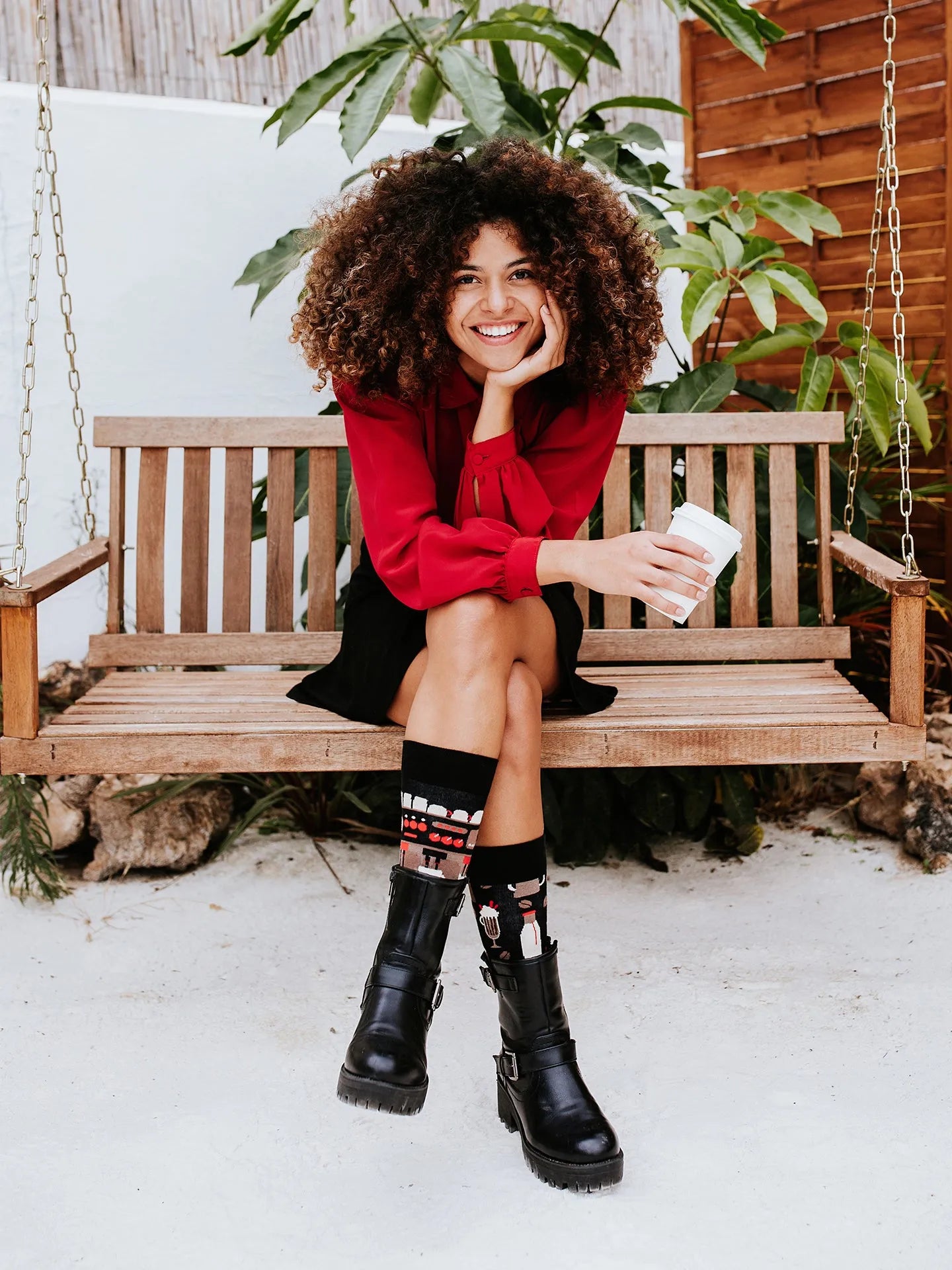 regular-socks-coffee-shop-02-b5/b52b78fbfb0b968fbdfbbe66f16694347823ef56