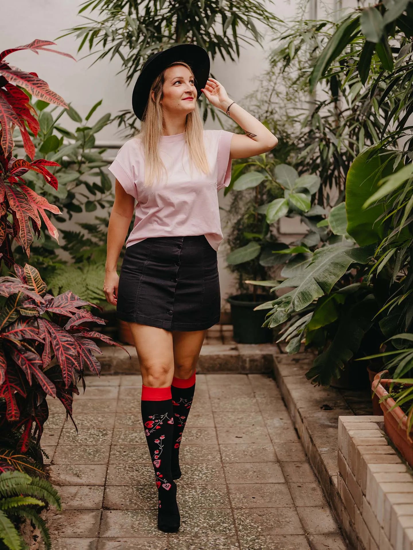 knee-high-socks-folk-love-32/328423c02bf3a4179e76775c7e68413466f76f86