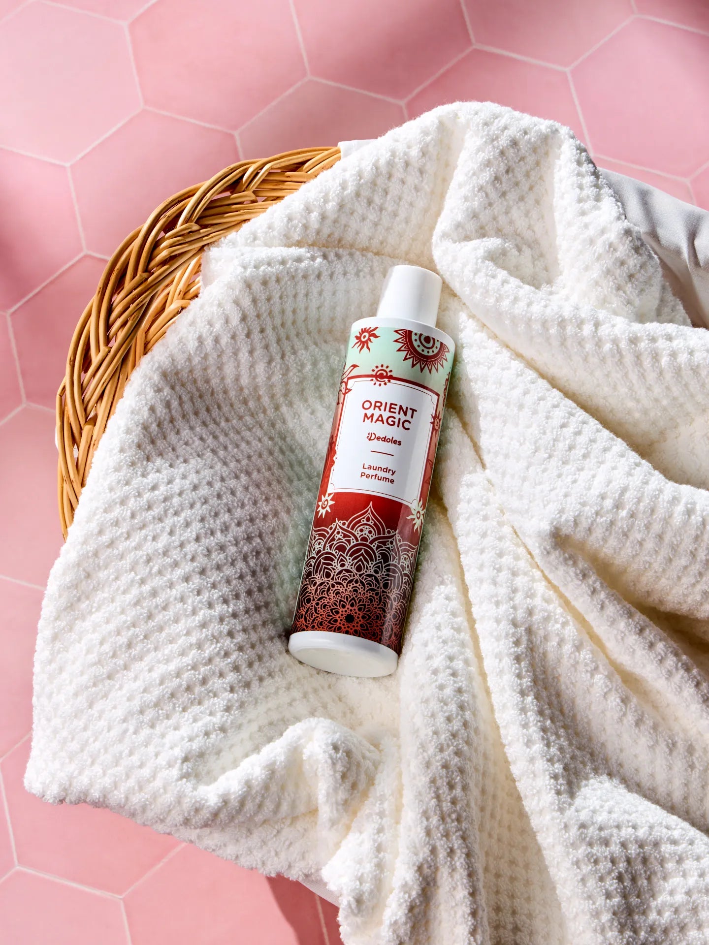 laundry-perfume-orient-magic-250ml-9d/9de35a0f009ba463a9f1da21e01b9e8f57a5a3a2