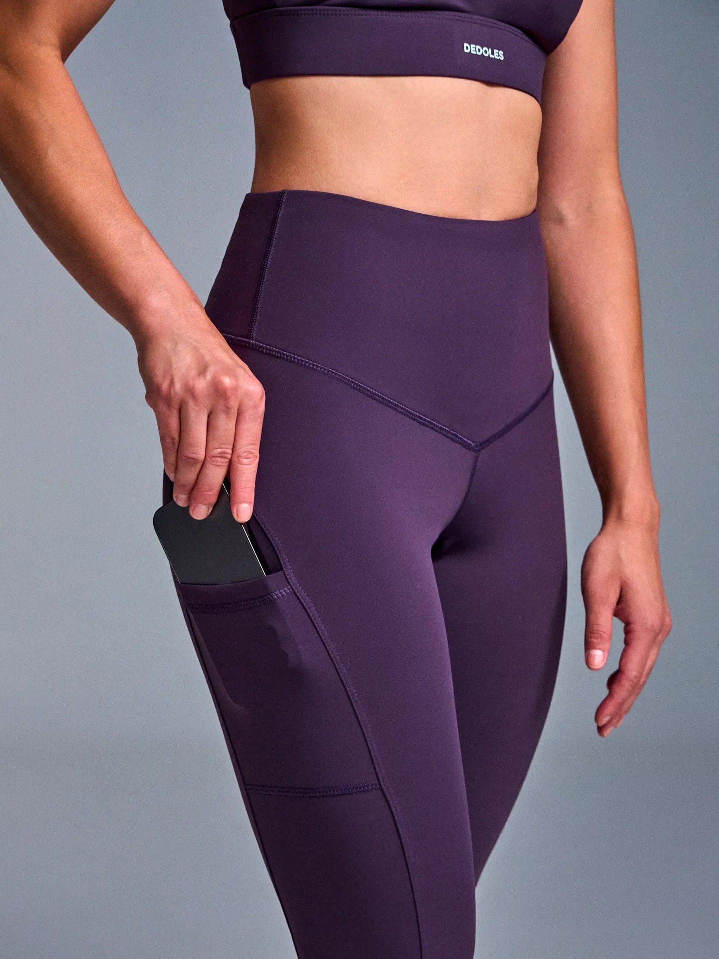 gym-leggings-deep-purple-moment-09/0955cb23f86dd20375477bbc80c88b807e2c10db