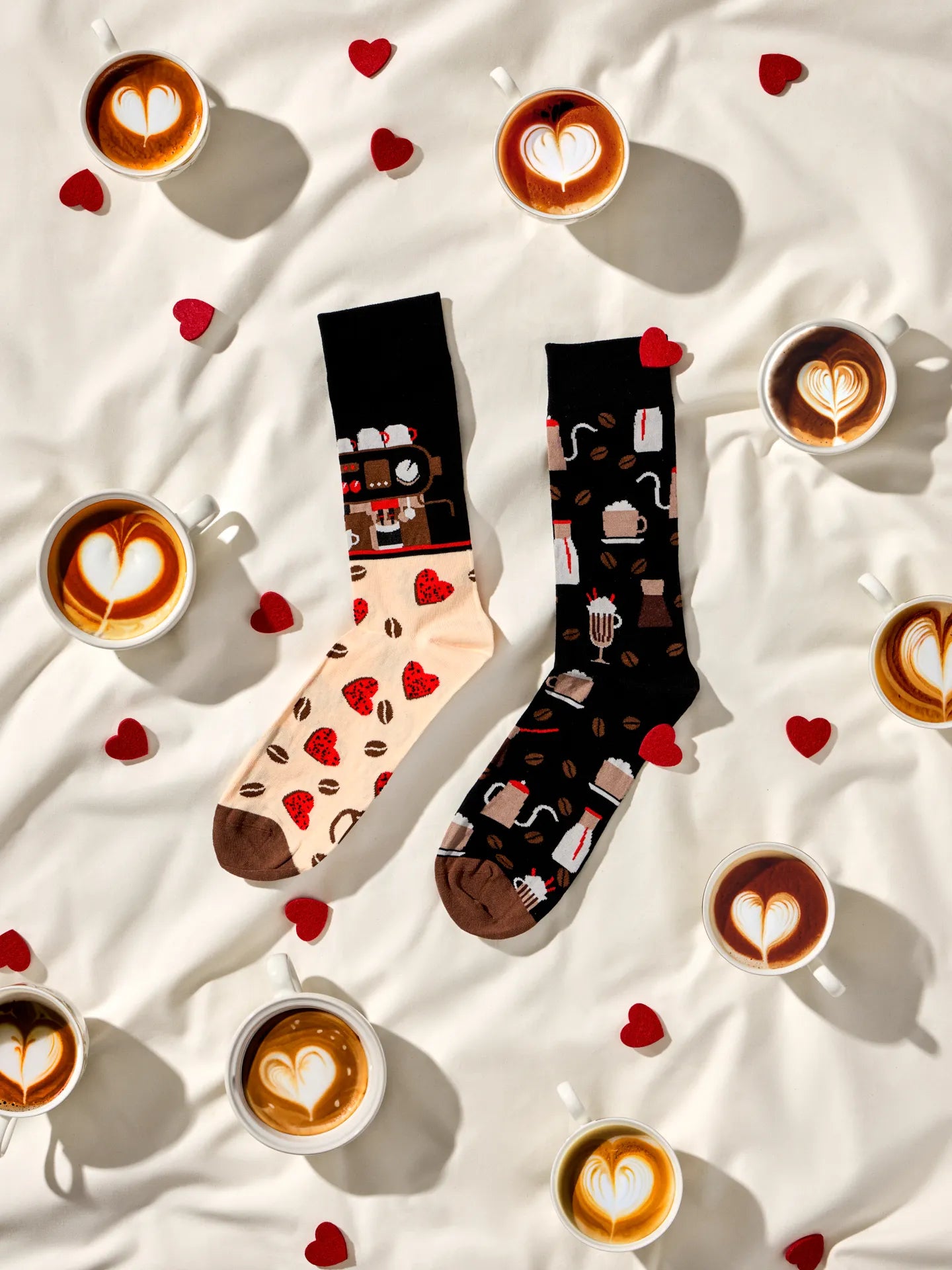 regular-socks-coffee-shop-02-b8/b8a73737d41c658a559636ab44e70d7d5cc6d13c