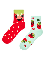 Lustige Crewsocken Pixel-Erdbeeren