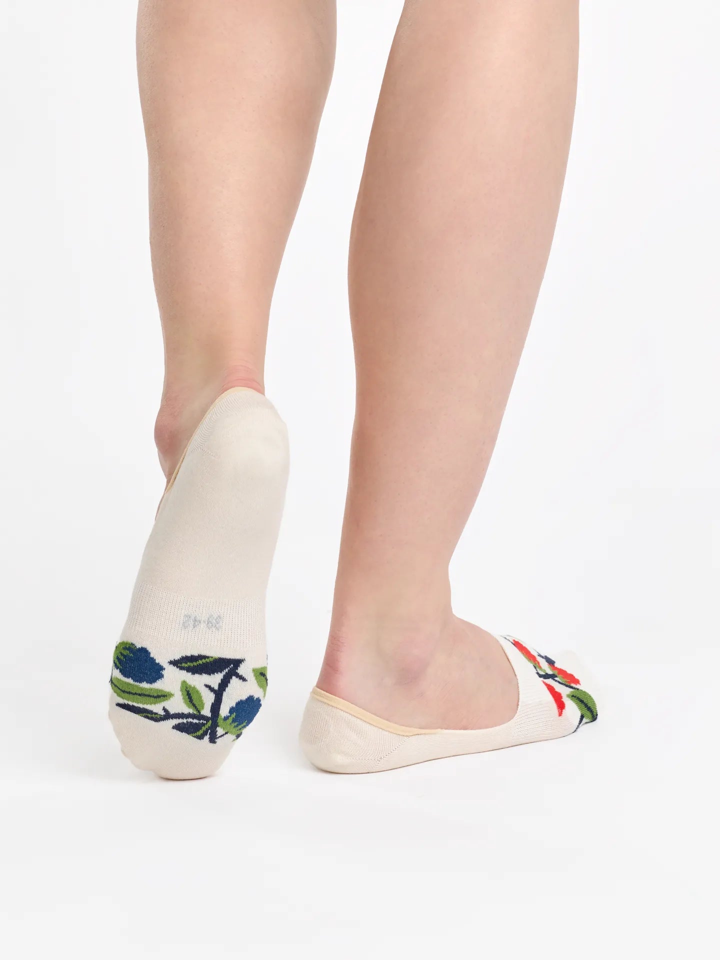 no-show-socks-raspberries-okt-04/04b284b7457173d22d1a9f1a87be6bf2485631d8