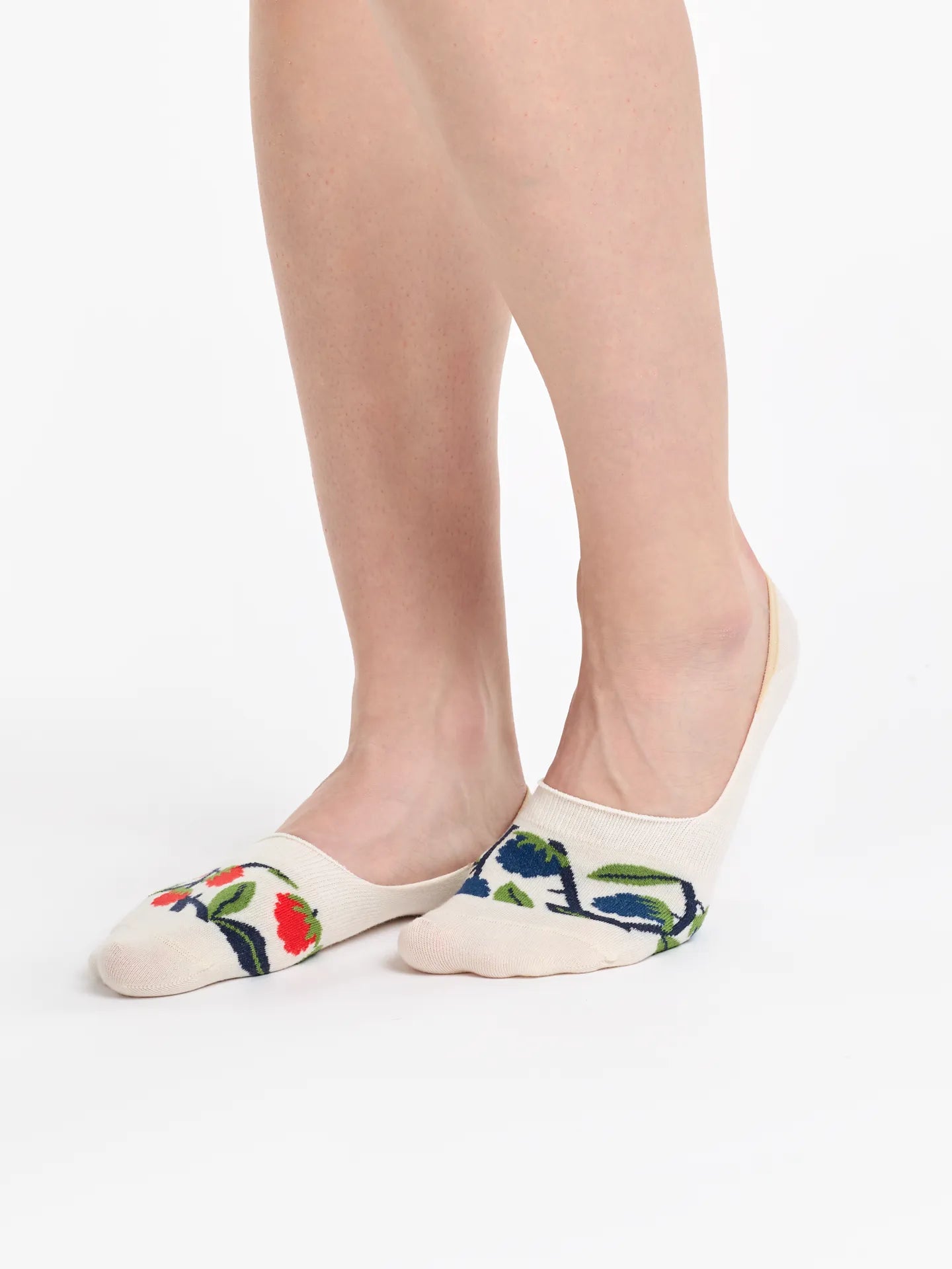 no-show-socks-raspberries-okt-ae/aed3af03f8664cf151f2bccde9ec6f8f335f0adf