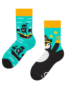 Lustige Kindersocken Piratenboot
