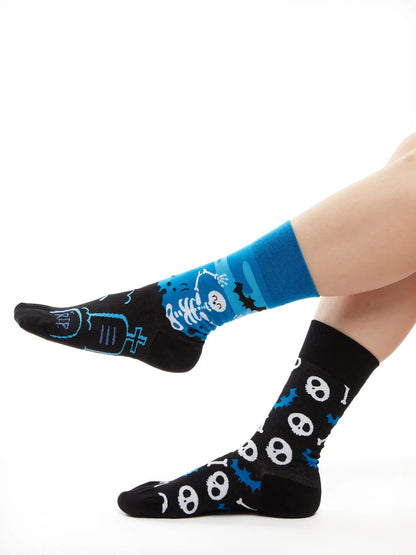 regular-socks-skeletons-01/01d63c7026083948d1dd0ff2e88d8cfff09d85c4