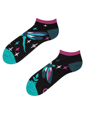 Lustige Knöchelsocken Libellen in der Nacht