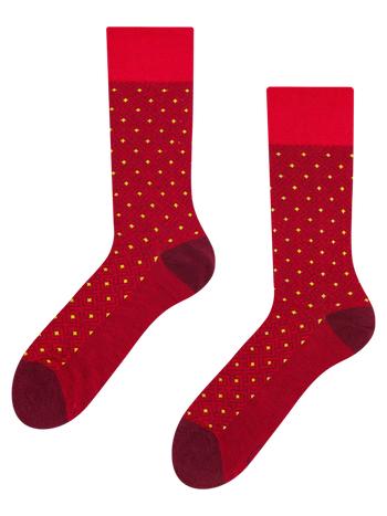 Dunkelrote und gelbe gemusterte Socken