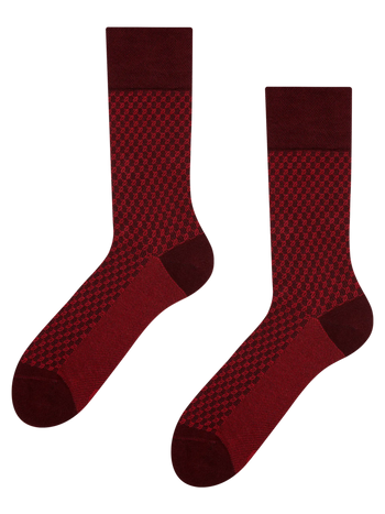 Braune und rote gemusterte Socken