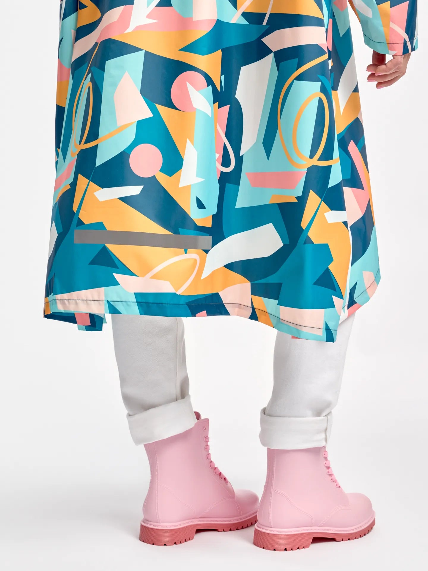 raincoat-colourful-geometry-32/32bbd63ef15cb610e6aa215115de5e88b145682b