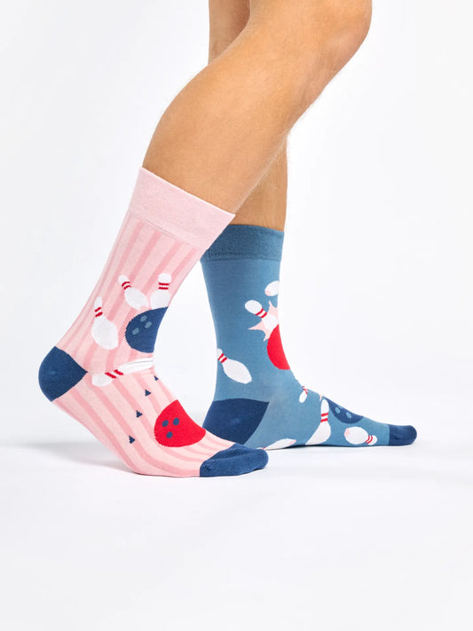 regular-socks-bowling-game-02-48/48e12f11bebca7735643986b87669dc3ed8f23f4