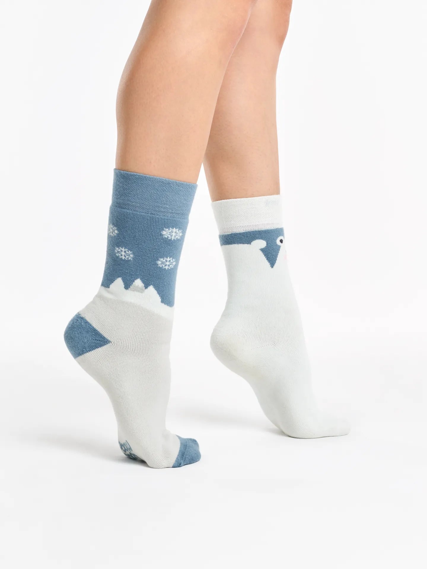 warm-socks-polar-bear-1-51/518f5049a4811c20f118351cf413943451eaae9a
