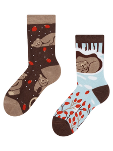 Lustige warme Socken für Kinder Bär im Winter