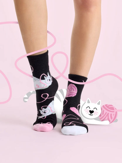 crew-socks-cat-ball-02-5b/5bbed3407fefe1c3edecb6316ee0e2c4a1090fe1