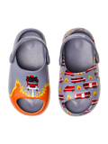 Lustige chunky Baby-Clog-Sandalen Feuerwehrleute in Aktion