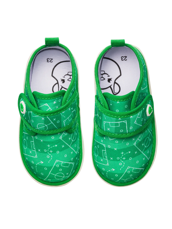 Lustige Hausschuhe für Babys Fußballplatz