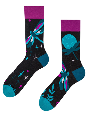 Lustige Socken Libellen in der Nacht