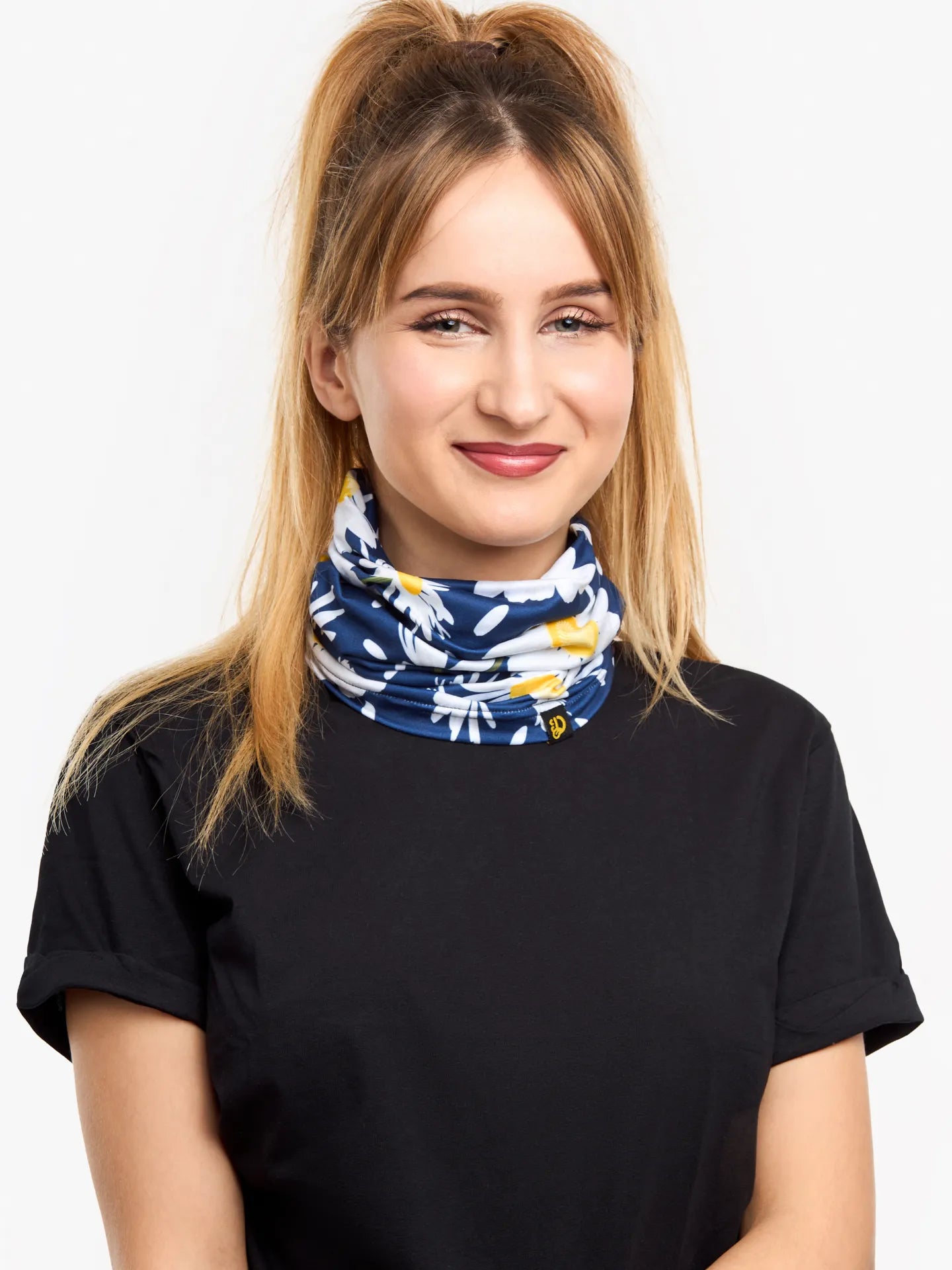 neck-warmer-spring-daisies-9a/9a755d0f1d529e128c7c7292f264b1d813966393