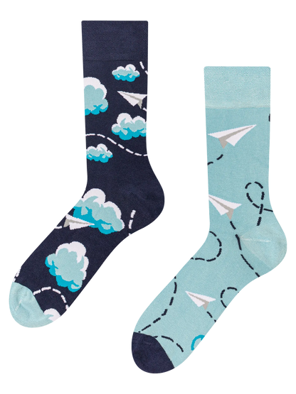 bamboo-regular-socks-paper-planes-clouds-7b/7bab7de6cc9e1db9d0ed484c46ab56f82c94c340