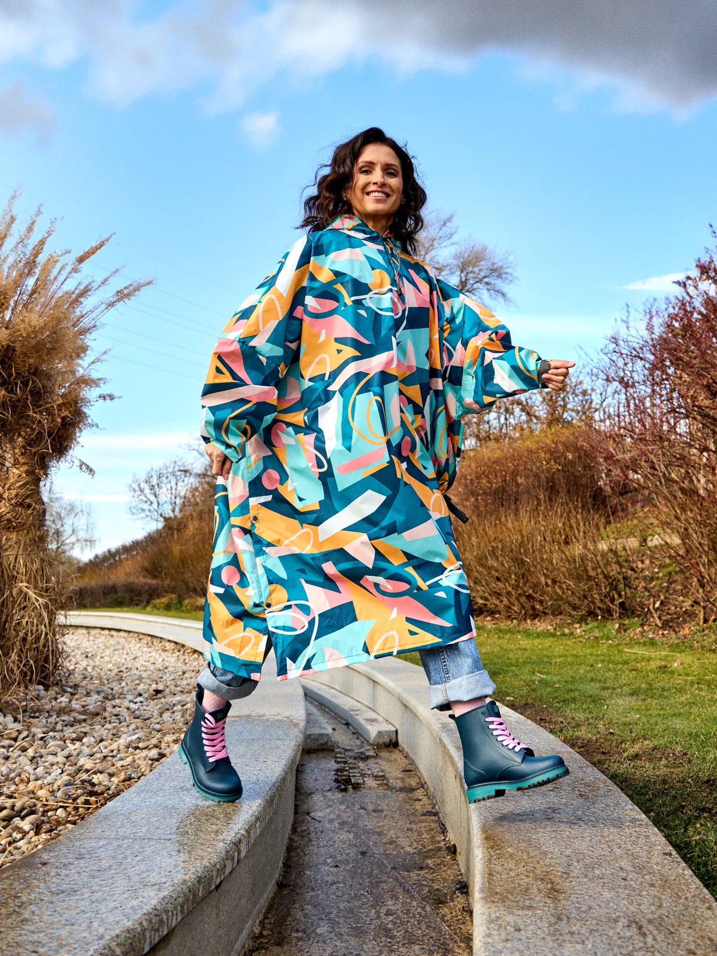 raincoat-colourful-geometry-37/37a7777387a5b786e06a6d90307e32bb63ee54b0