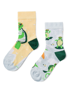 Lustige Kindersocken Die surfende Schildkröte