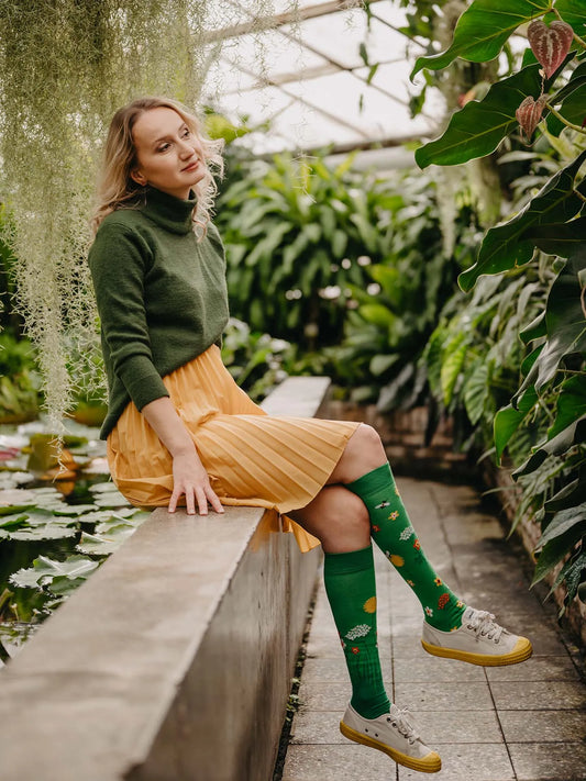 knee-high-socks-wildflowers-92/925237a1986a5b02ad6d3da6180c0ebc85cd40ad