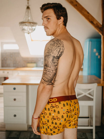 mens-trunks-on-the-road-1-e9/e9b683a8c030363662e5c64cdf95c2930abdb9a8