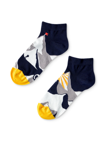 Lustige Knöchelsocken Sonnenuntergang in den Bergen