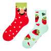 Lustige Crewsocken Pixel-Erdbeeren