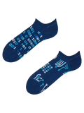Vidám zokni sportcipőbe IT