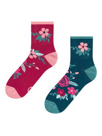 crew-socks-rosehip-flowers-02-7b/7be959484c0bdb78d989f58bb69106ccfbce28f2