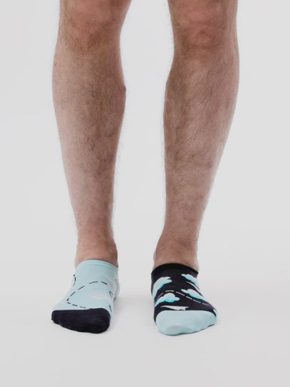 Lustige Sneakersocken Papierflugzeuge und Wolken