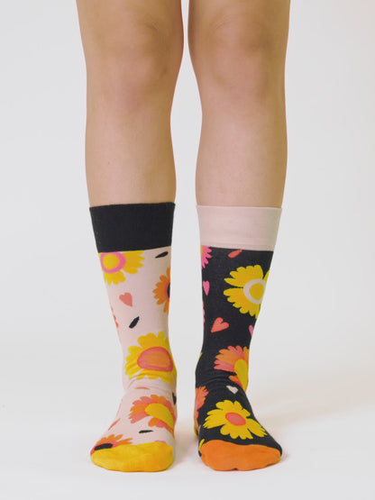 Lustige Socken Liebt mich, liebt mich nicht