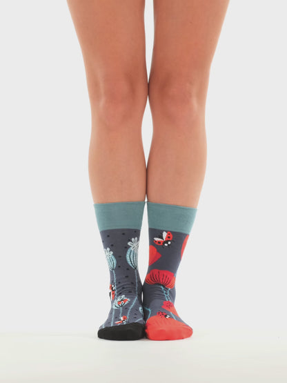 Lustige Socken Marienkäfer und Mohnblumen